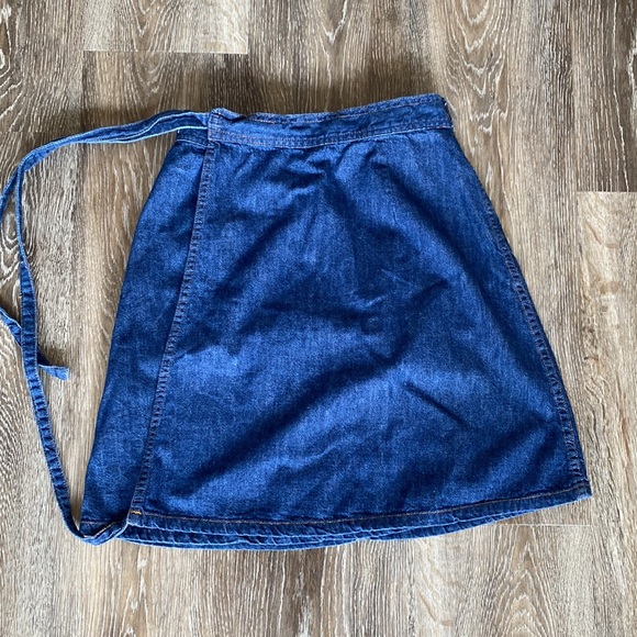 Club Monaco Denim Wrap Skirt with Pockets Size 4 - Picture 7 of 7